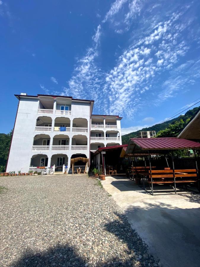 卡瓦拉提 Beliy Dom酒店 外观 照片
