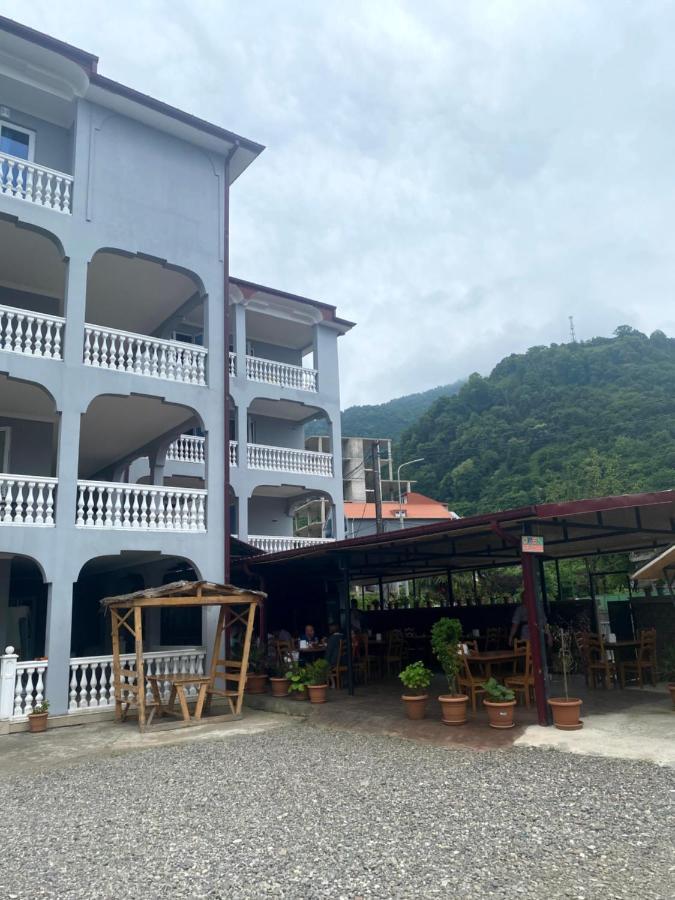 卡瓦拉提 Beliy Dom酒店 外观 照片
